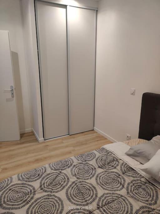Logement Complet A Villeurbanne Exterior foto
