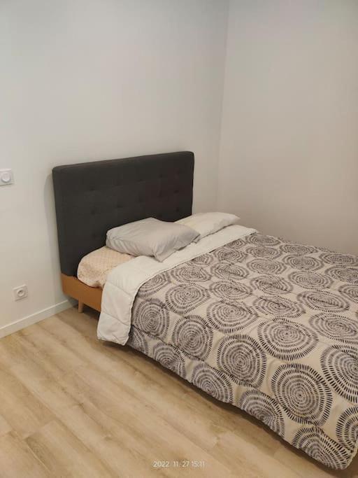 Logement Complet A Villeurbanne Exterior foto